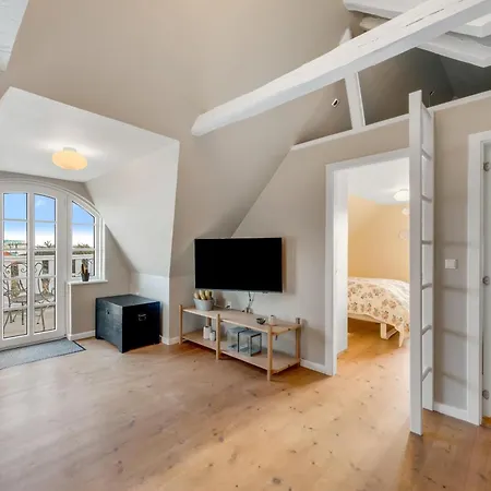 Casa de Férias Charming With Outdoor Hot Tub, In The Center Of Sondervig And Only 230 Meters From The North Sea *