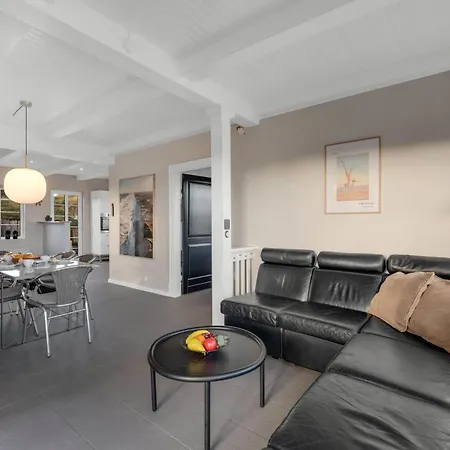 Casa de Férias Charming With Outdoor Hot Tub, In The Center Of Sondervig And Only 230 Meters From The North Sea *