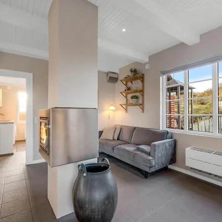 Casa de Férias Charming With Outdoor Hot Tub, In The Center Of Sondervig And Only 230 Meters From The North Sea Ringkøbing
