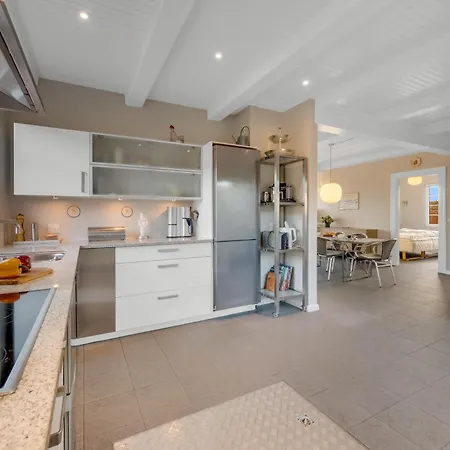 Charming With Outdoor Hot Tub, In The Center Of Sondervig And Only 230 Meters From The North Sea Casa de Férias Ringkøbing