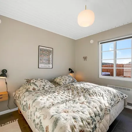Charming With Outdoor Hot Tub, In The Center Of Sondervig And Only 230 Meters From The North Sea Casa de Férias Ringkøbing