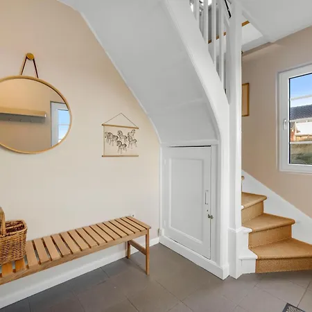 Charming With Outdoor Hot Tub, In The Center Of Sondervig And Only 230 Meters From The North Sea