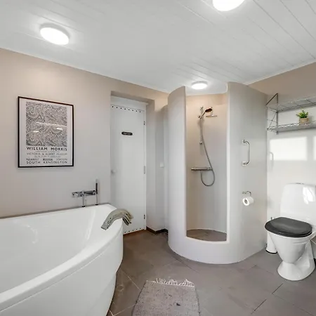 Casa de Férias Charming With Outdoor Hot Tub, In The Center Of Sondervig And Only 230 Meters From The North Sea *